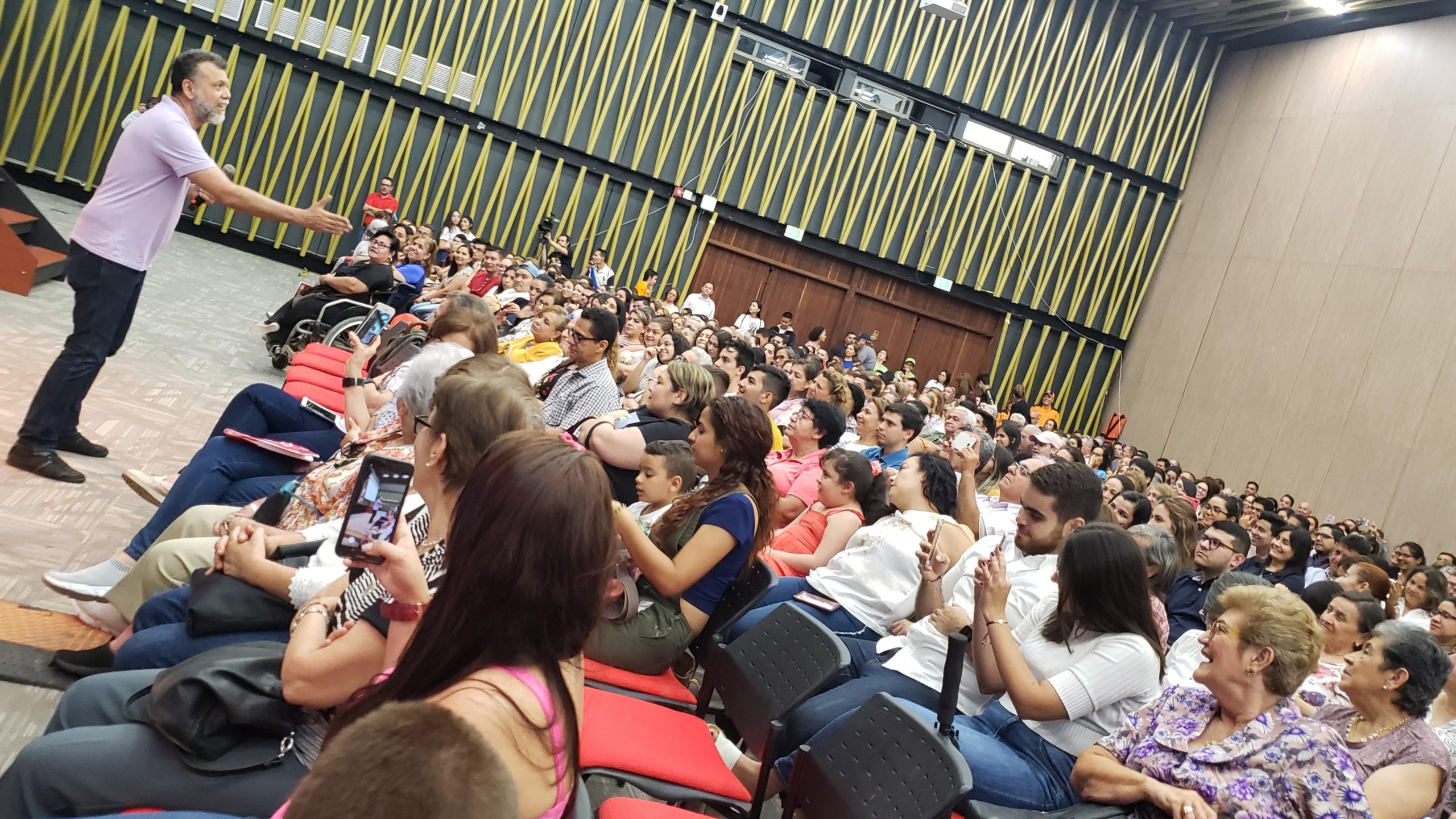 imagen de la Conferencia Mi Vida de Otra Manera